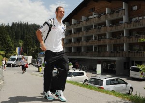 Pierre-Michel Lasogga Fussball, Trainingslager Hamburger SV in Graubuenden  Schweiz, Ankunft