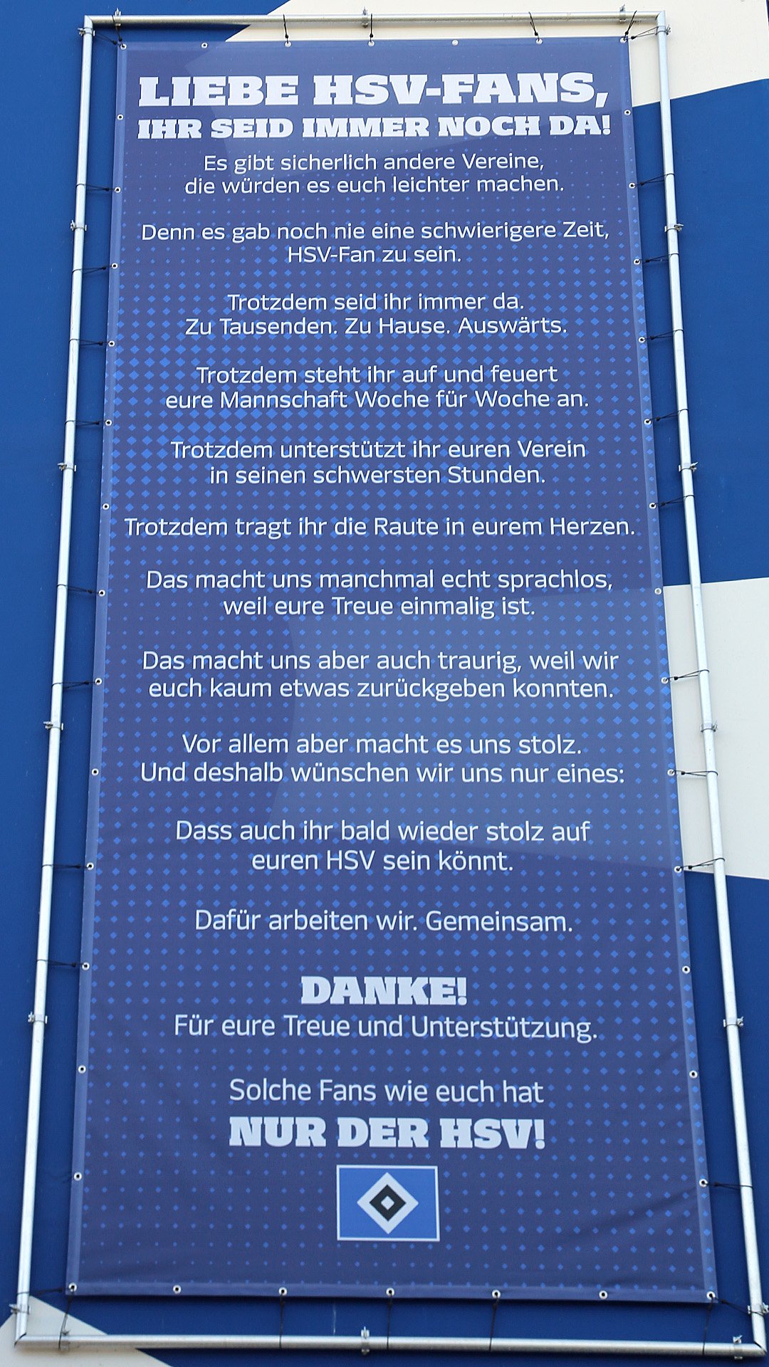 Banner am Stadion: Emotionale Botschaft an die HSV-Fans