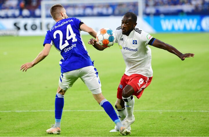 Trainer Walter entsetzt: Gab es auf Schalke Affenlaute gegen einen HSV-Profi?