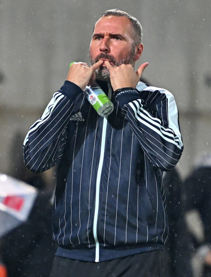Klare Kommandos: HSV-Coach Tim Walter erwartet gegen Sandhausen eine Leistungssteigerung. (Bild: WITTERS)