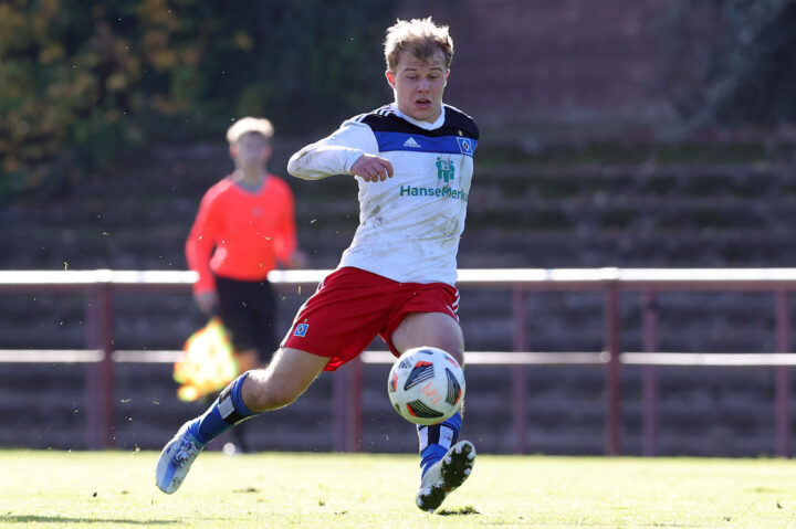 HSV-Stürmer Sanne knipst auch beim Youngster-Rekord der U21