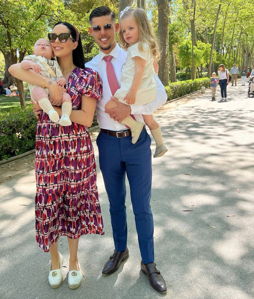 Javi Montero mit seiner Familie in Sevilla. (Foto: Instagram/javimontero14)
