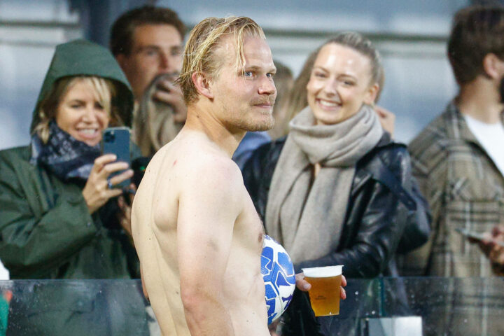 Bier während des Spiels: Ex-HSV-Stürmer sorgt für Aufsehen