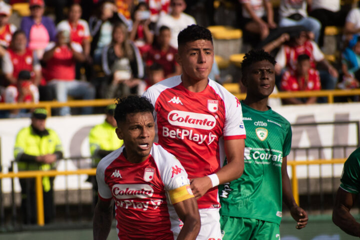 Kevin mantilla (Mitte) gilt als eines der großen Talente in Kolumbien.