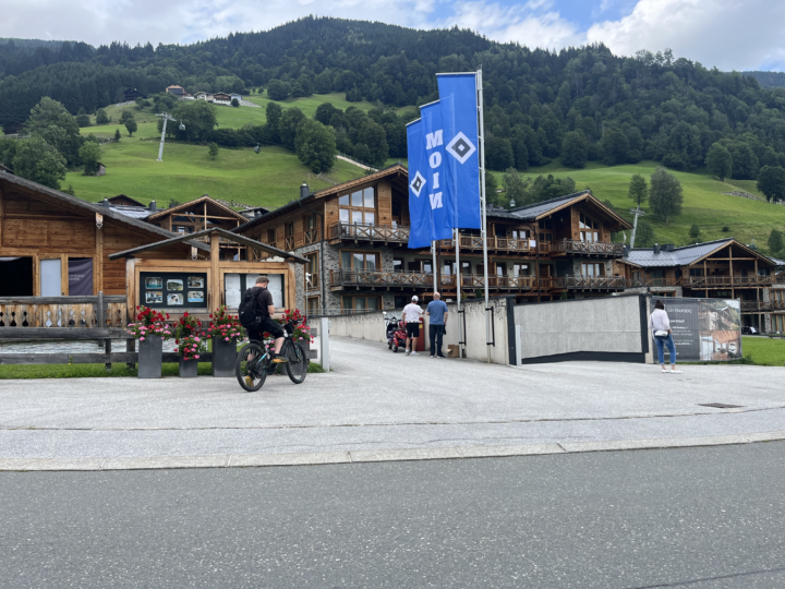 In Österreich sagt man Moin: HSV startet ohne verletzten Youngster ins Trainingslager