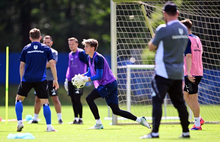 Colin Poppelbaum (17) durfte bei den HSV-Profis mittrainieren.