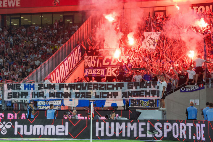 Pyro-Statement nach Choreo-Ärger: Ein HSV-Profi schwärmt von den Fans