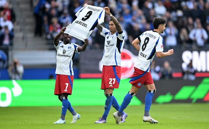 HSV-Jubel mit Glatzel-Trikot