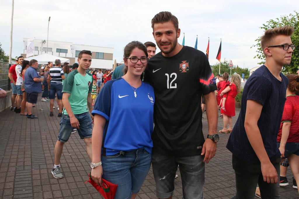 HSV-Torwart Daniel Heuer Fernandes im Portugal-Trikot