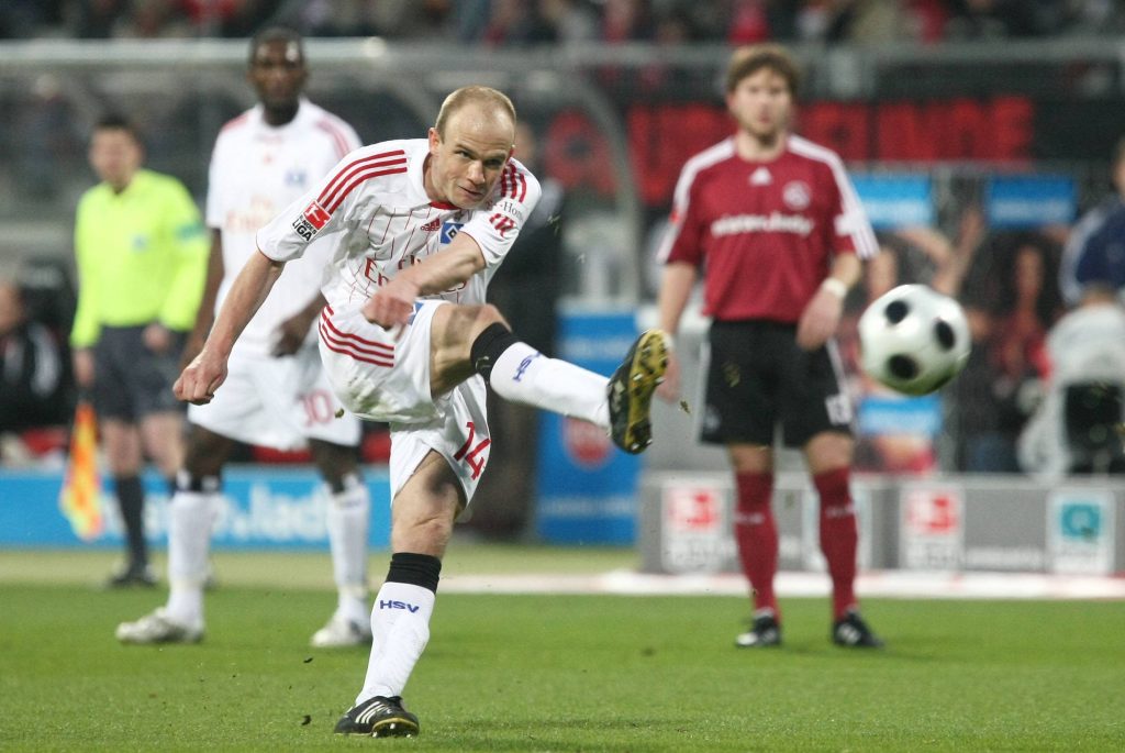 David Jarolim schießt