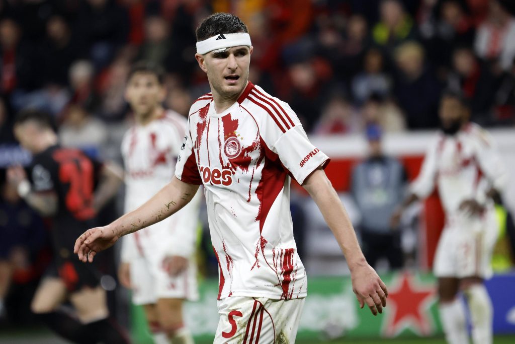 HSV-Kandidat Lorenzo Pirola spielte erst vor kurzem mit Olympiakos Piräus in der Champions League gegen Bayer Leverkusen (Bildquelle: IMAGO / Norbert Schmidt)